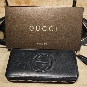 Gucci Black Leather Zip Wallet